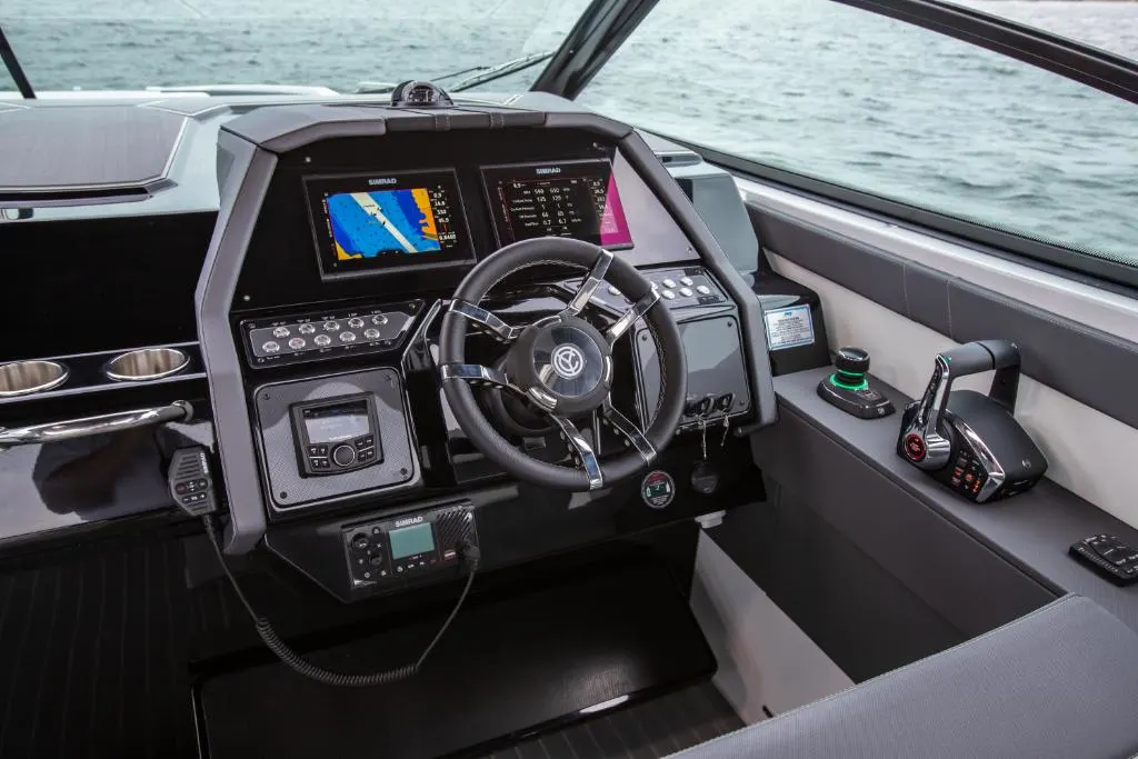 2023 Cruisers Yachts
                                                             34 GLS Image Thumbnail #31