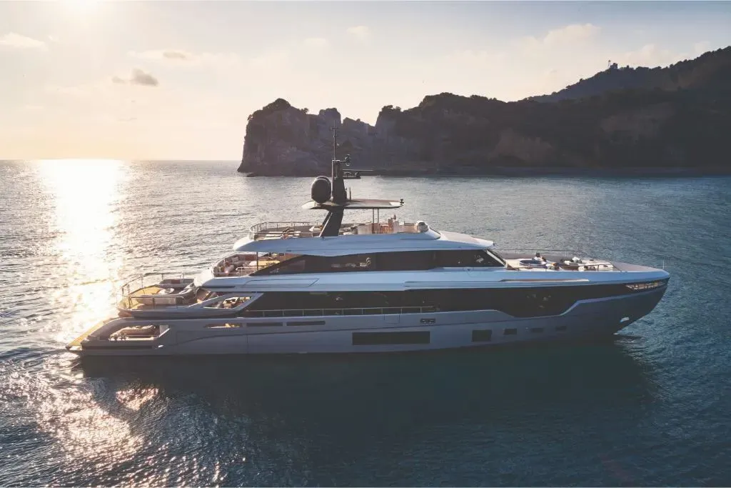 2025 Azimut Grande Trideck Image Thumbnail #2