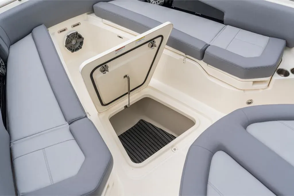 2025 Boston Whaler 360 Outrage Image Thumbnail #30