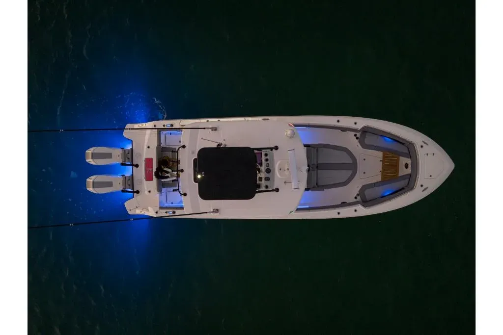 2025 Boston Whaler 360 Outrage Image Thumbnail #37