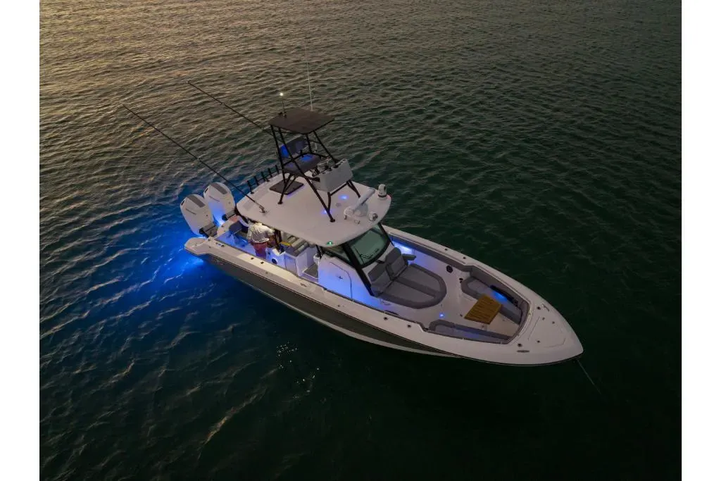 2025 Boston Whaler 360 Outrage Image Thumbnail #38