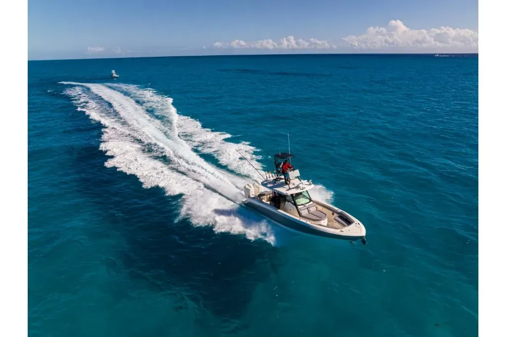 2025 Boston Whaler 360 Outrage Image Thumbnail #2