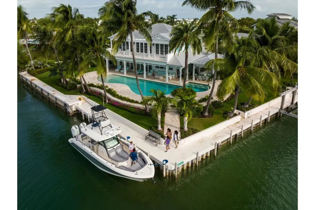 2025 Boston Whaler 360 Outrage Image Thumbnail #48