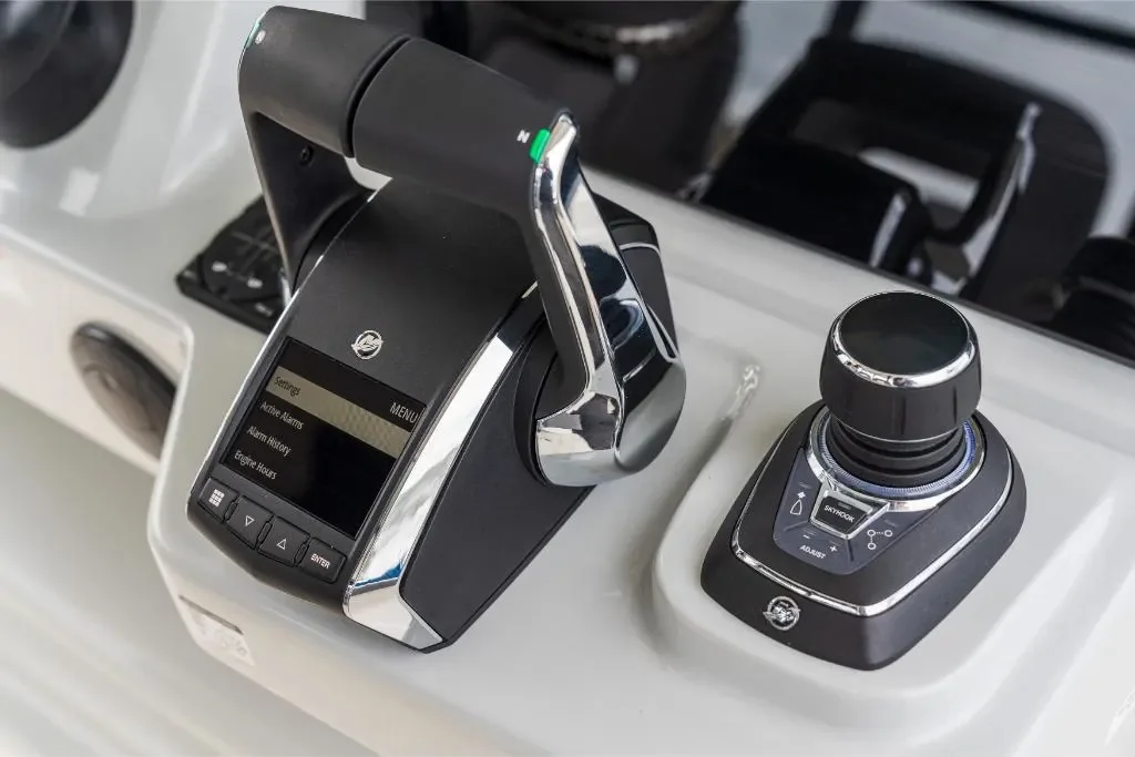 2026 Boston Whaler 360 Outrage Image Thumbnail #10