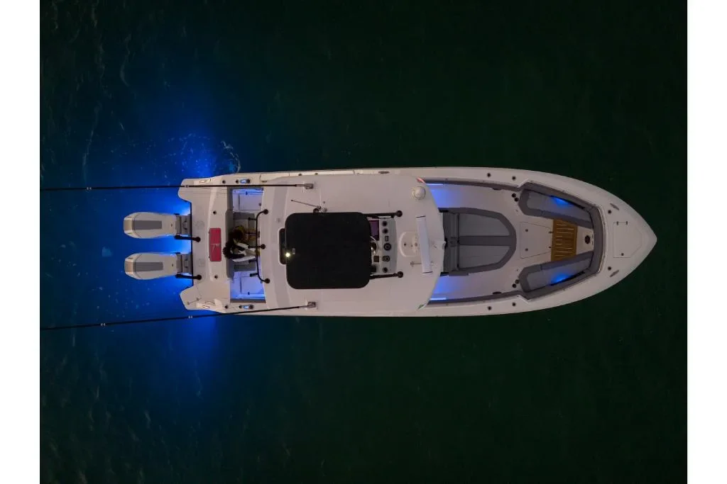 2026 Boston Whaler 360 Outrage Image Thumbnail #37