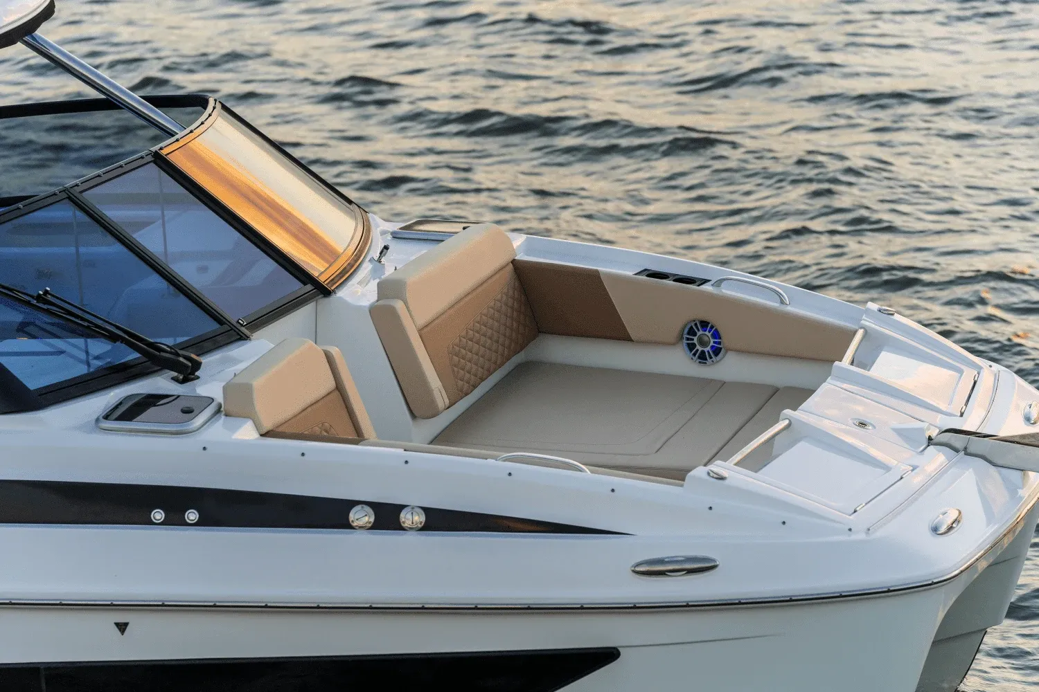 2025 Aquila 32 Sport Image Thumbnail #2