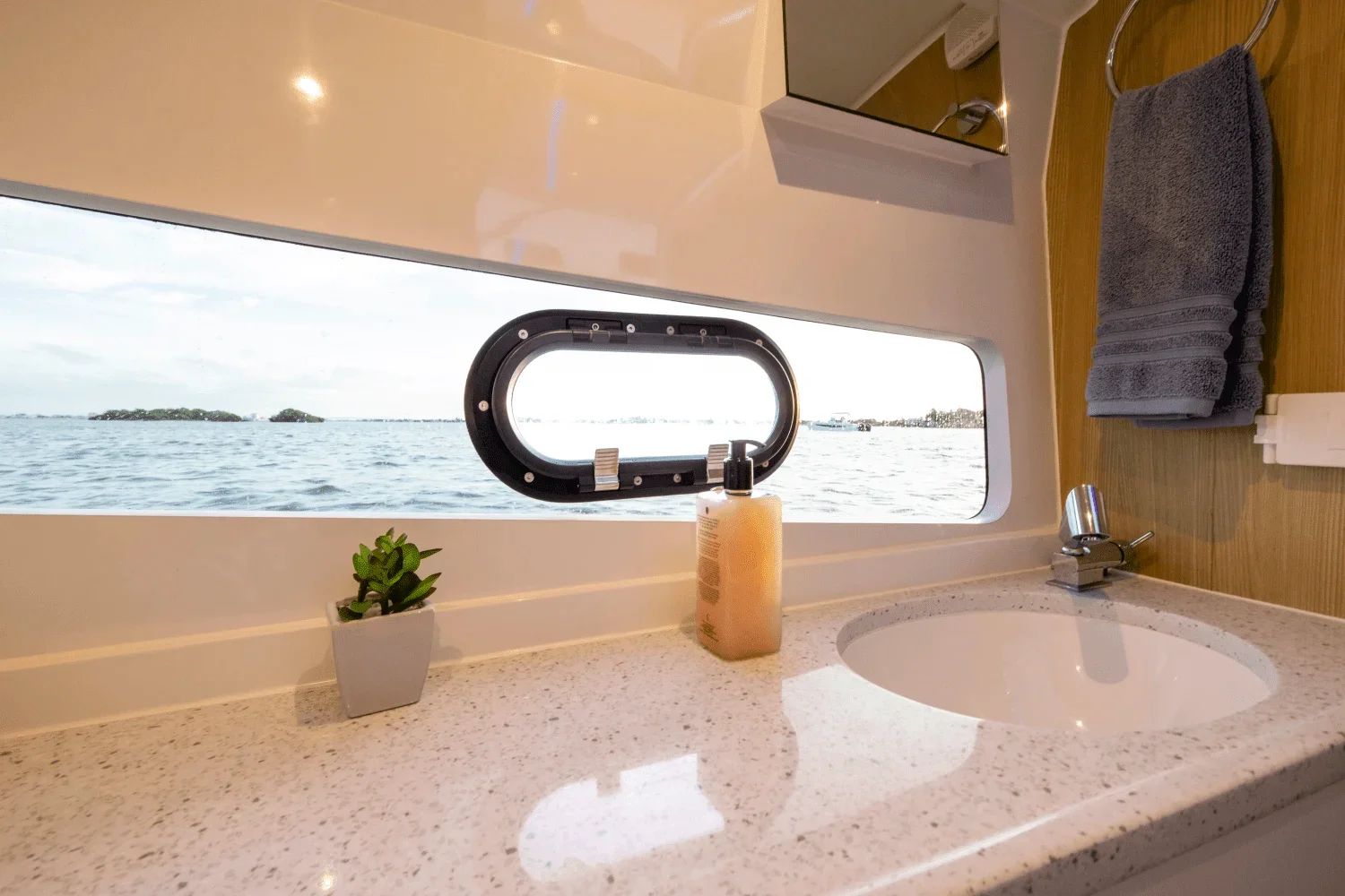 2026 Aquila 32 Sport Image Thumbnail #11