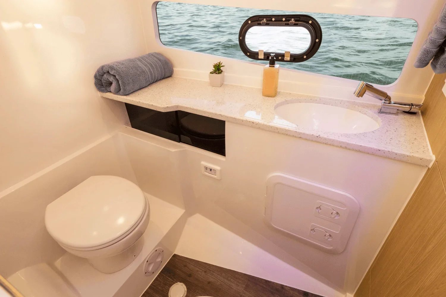 2026 Aquila 32 Sport Image Thumbnail #10