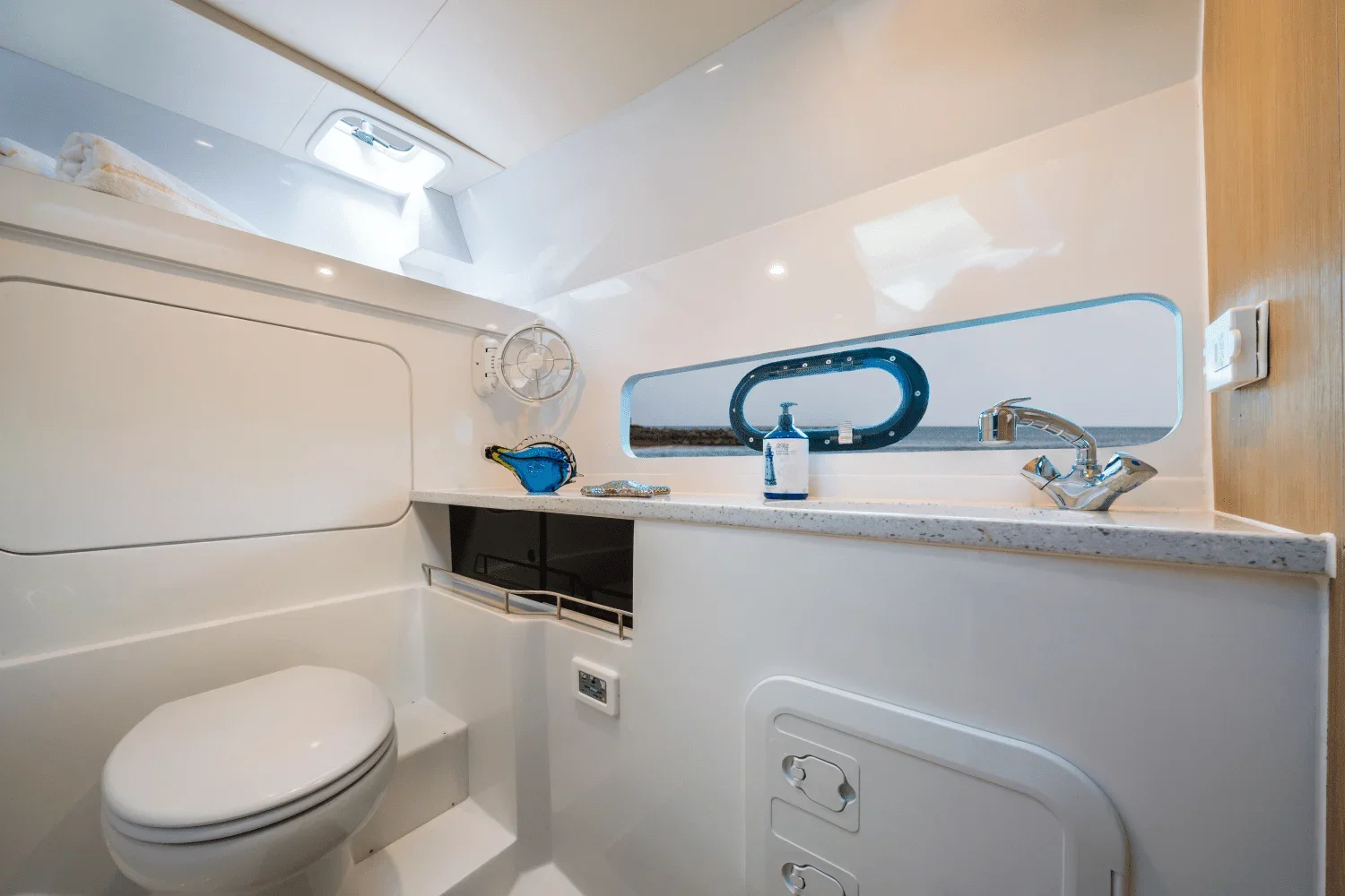 2026 Aquila 32 Sport Image Thumbnail #9