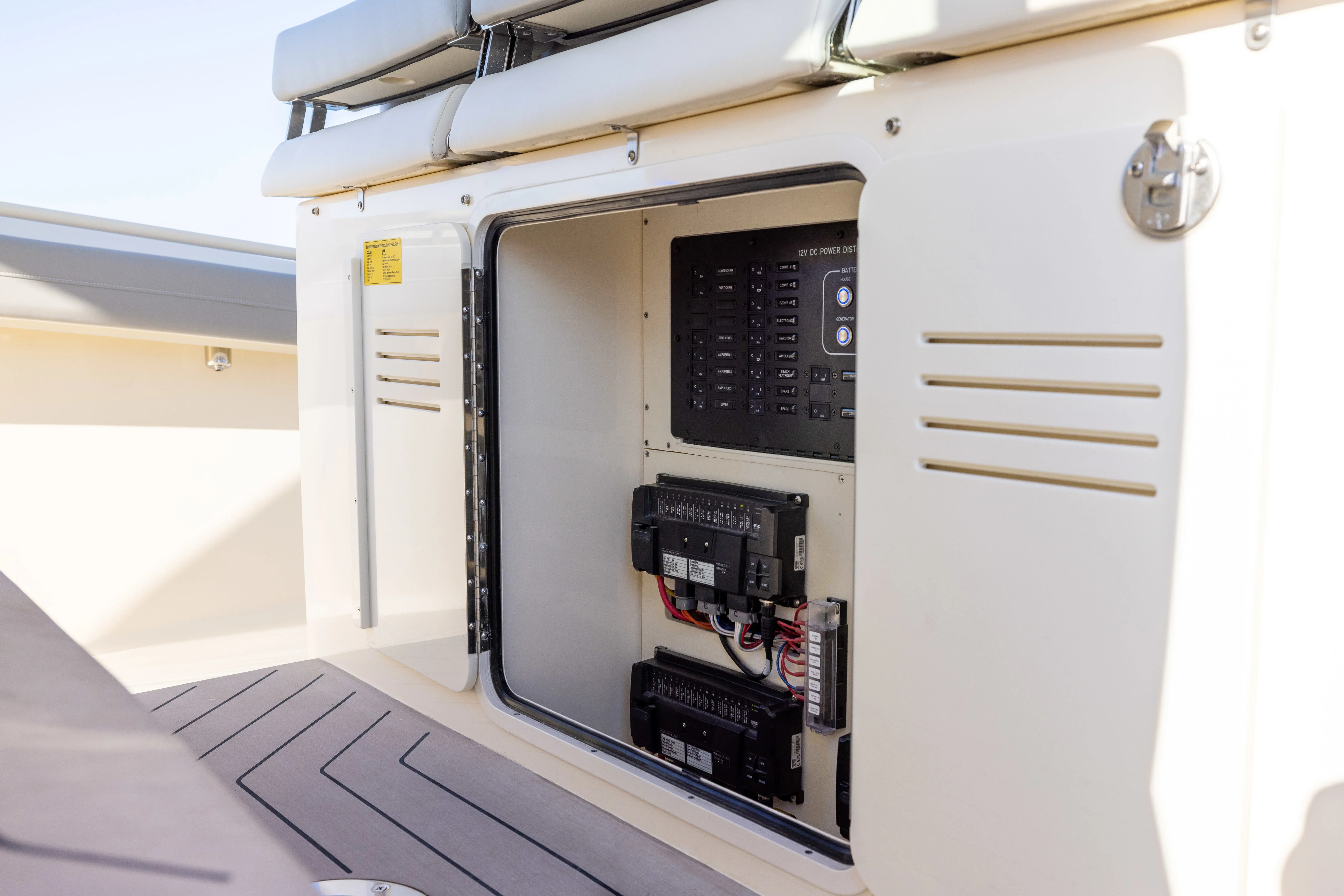 2025 Scout 400 LXF Image Thumbnail #18