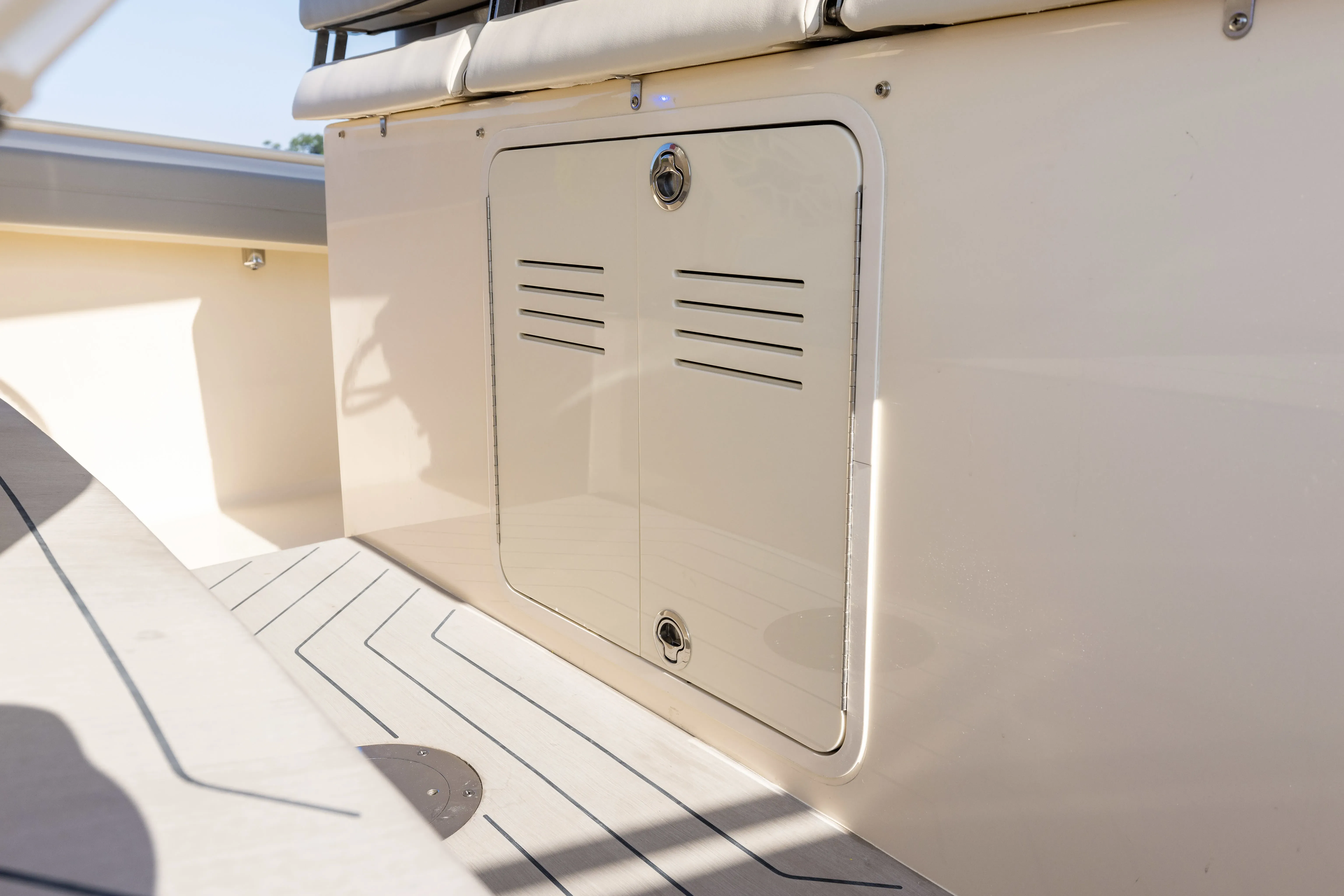 2025 Scout 400 LXF Image Thumbnail #16