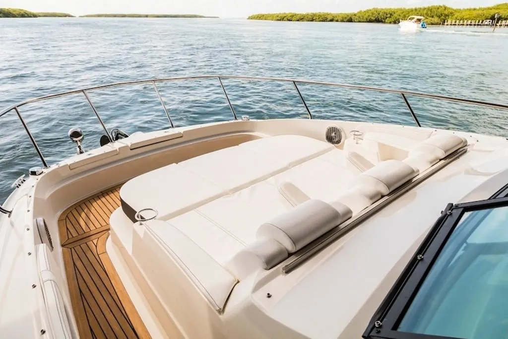 2023 Sea Ray
                                                             Sundancer 320 OB Image Thumbnail #8
