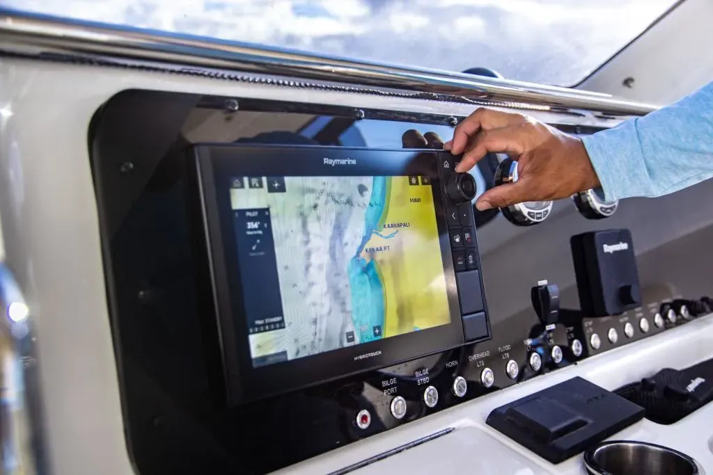 2025 Aquila 28 Molokai Cuddy Image Thumbnail #17