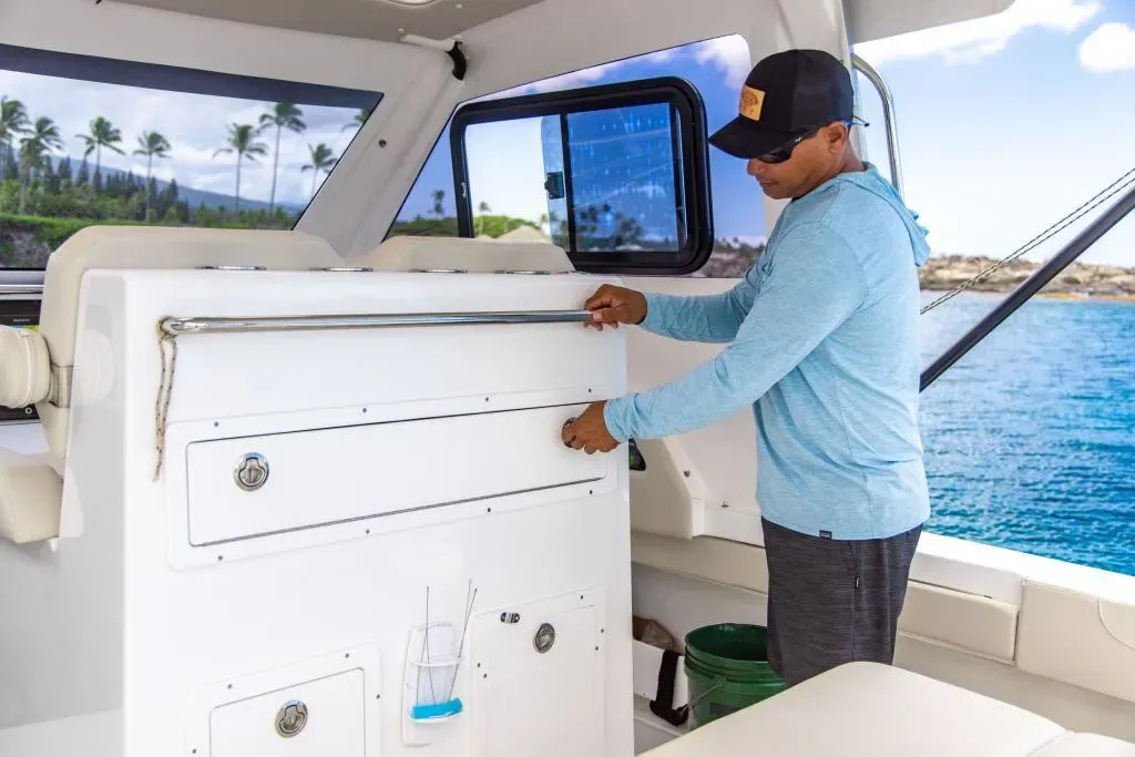 2025 Aquila 28 Molokai Cuddy Image Thumbnail #25