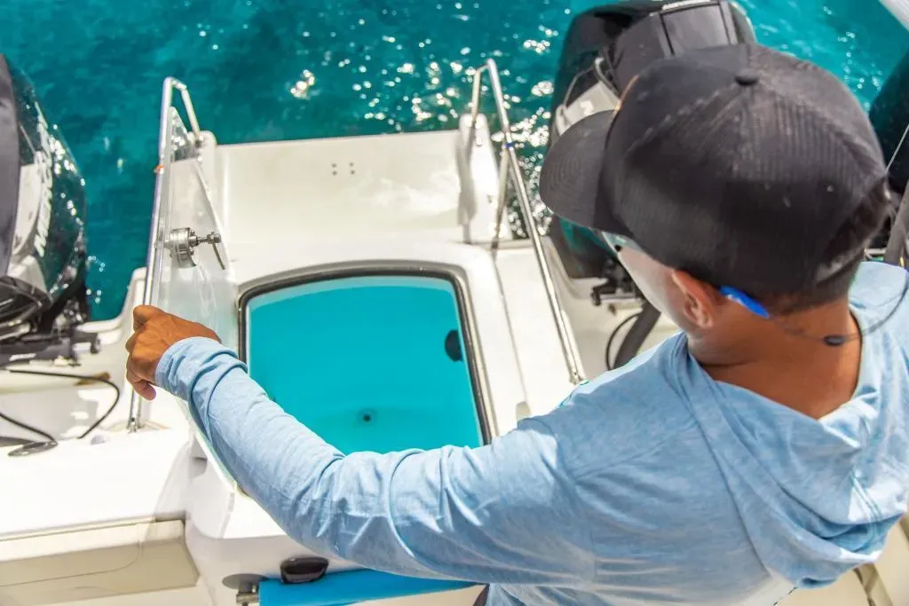 2025 Aquila 28 Molokai Cuddy Image Thumbnail #29