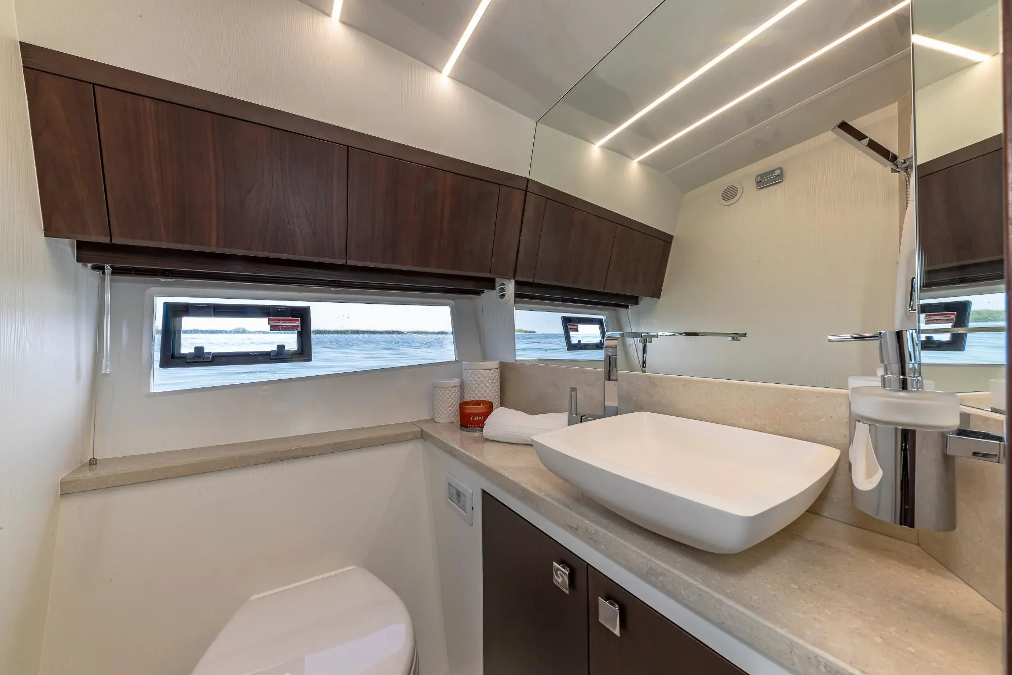 2026 Galeon 425 HTS Image Thumbnail #31