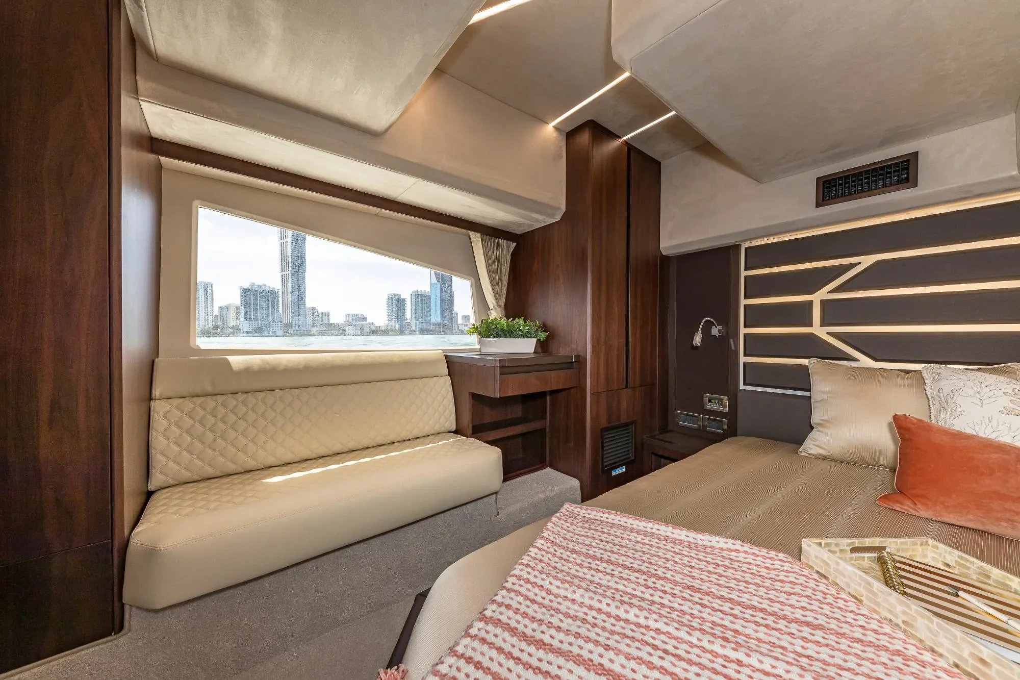 2026 Galeon 425 HTS Image Thumbnail #28