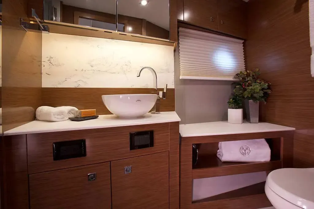 2026 Cruisers Yachts 46 Cantius Image Thumbnail #14