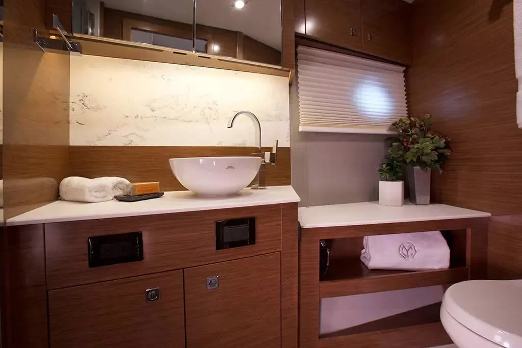 2026 Cruisers Yachts 46 Cantius Image Thumbnail #14