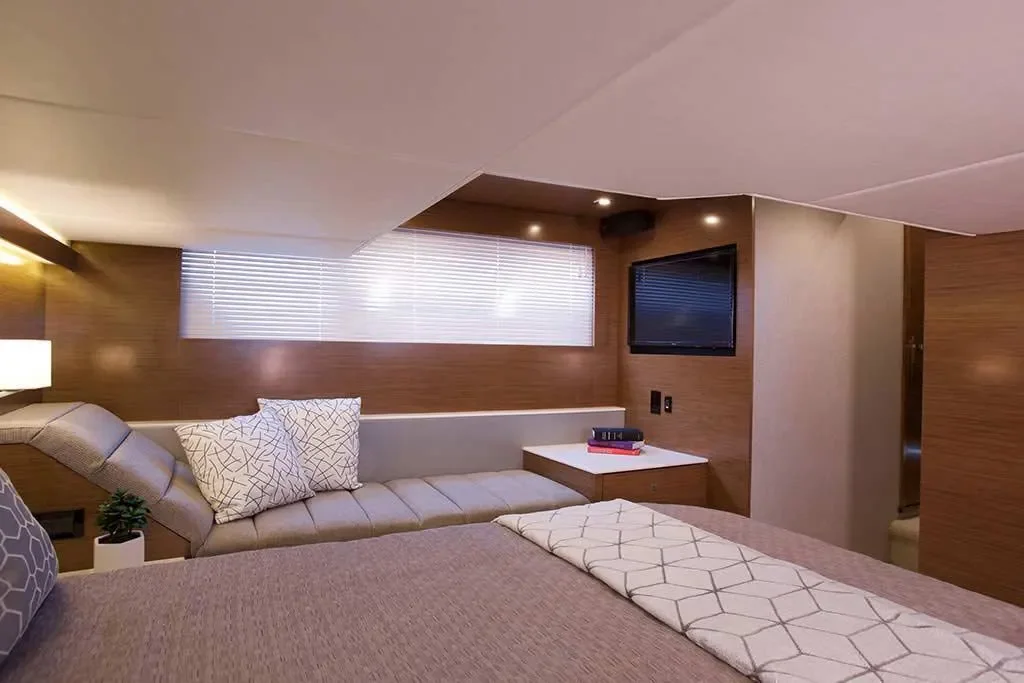 2026 Cruisers Yachts 46 Cantius Image Thumbnail #10