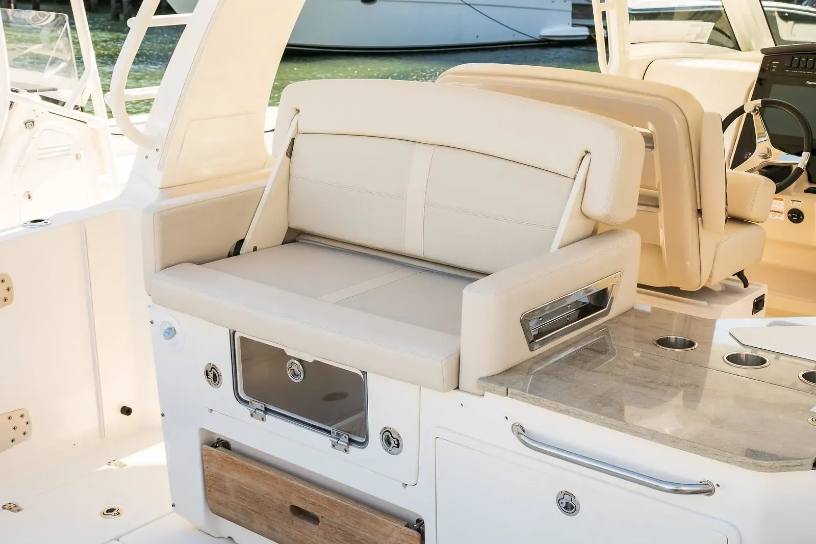 2025 Boston Whaler 350 Realm Image Thumbnail #14