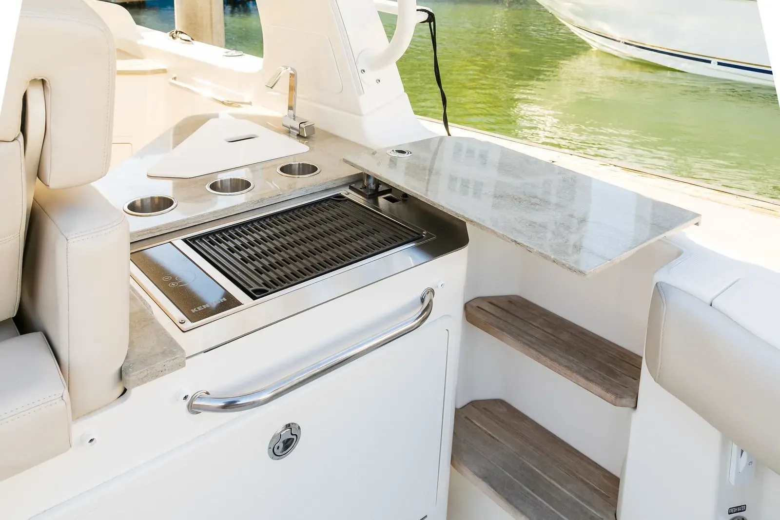 2025 Boston Whaler 350 Realm Image Thumbnail #18