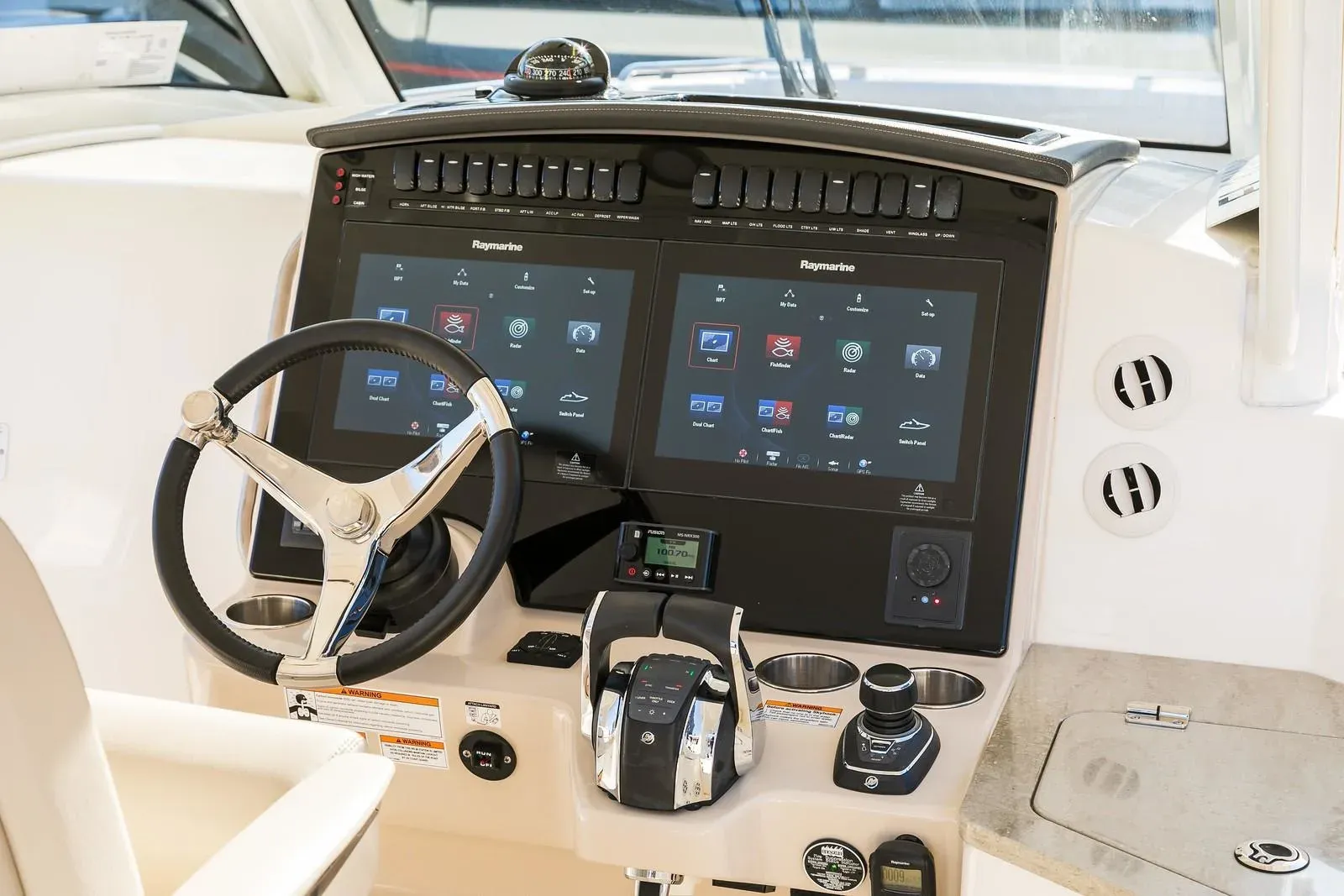 2025 Boston Whaler 350 Realm Image Thumbnail #26