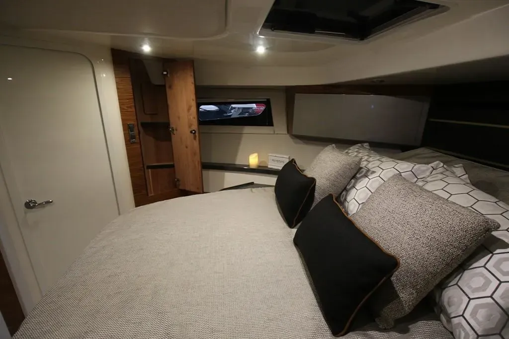 2025 Boston Whaler 405 Conquest Image Thumbnail #51