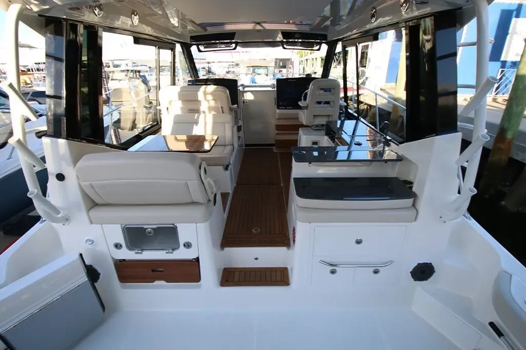 2025 Boston Whaler 405 Conquest Image Thumbnail #58