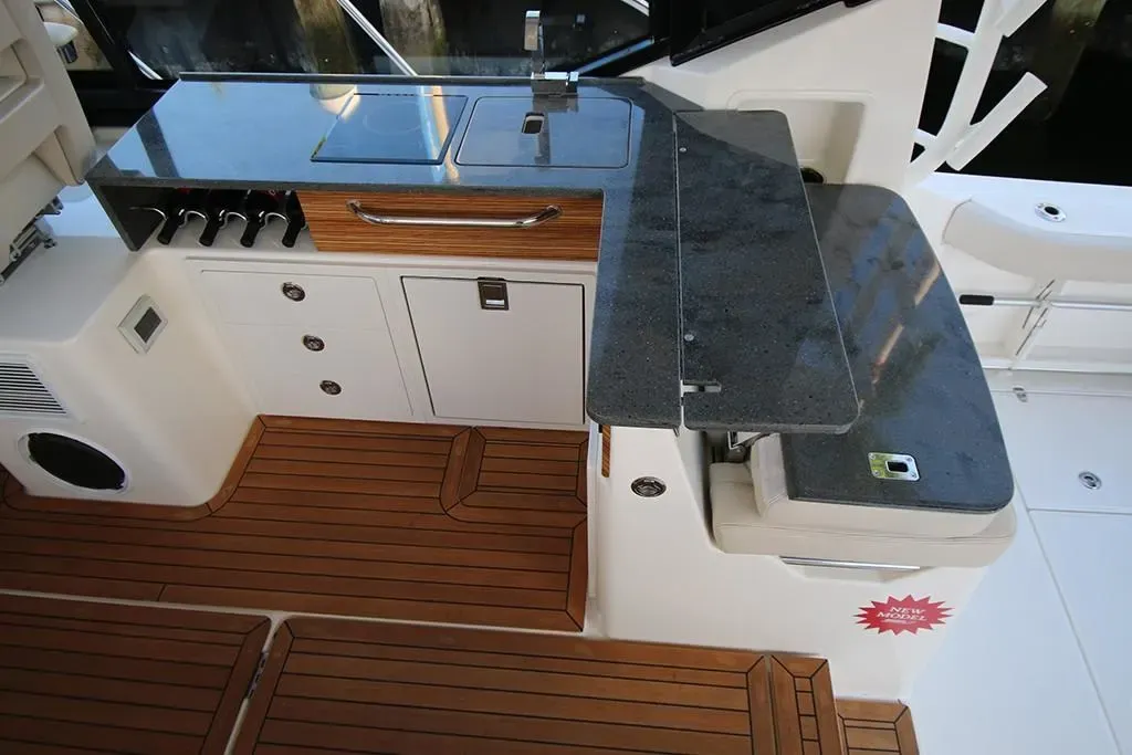2025 Boston Whaler 405 Conquest Image Thumbnail #65