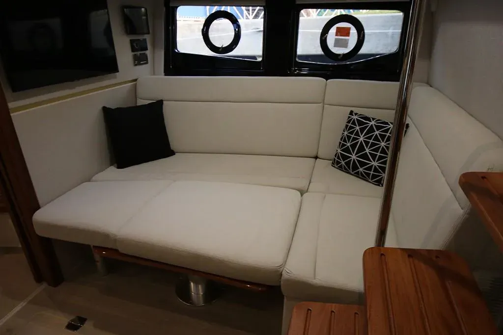 2025 Boston Whaler 405 Conquest Image Thumbnail #67