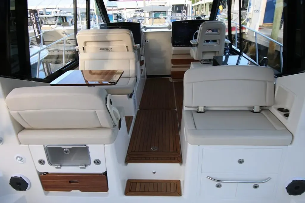 2025 Boston Whaler 405 Conquest Image Thumbnail #69