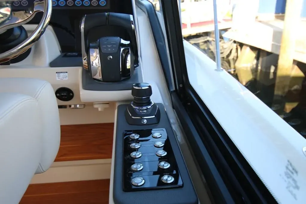 2025 Boston Whaler 405 Conquest Image Thumbnail #71