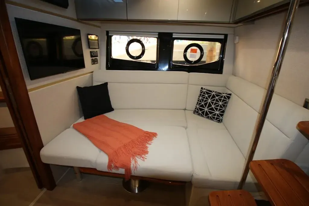 2025 Boston Whaler 405 Conquest Image Thumbnail #72