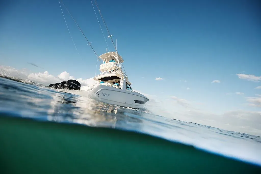 2025 Boston Whaler 420 Outrage Image Thumbnail #8
