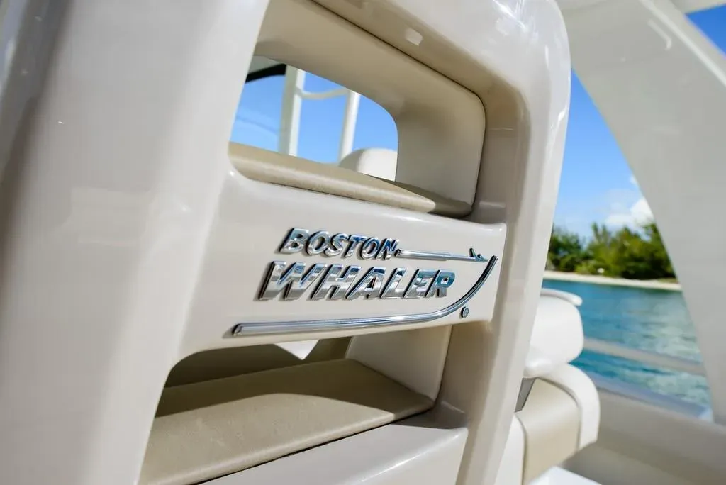 2025 Boston Whaler 420 Outrage Image Thumbnail #9