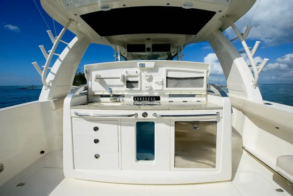 2025 Boston Whaler 420 Outrage Image Thumbnail #12