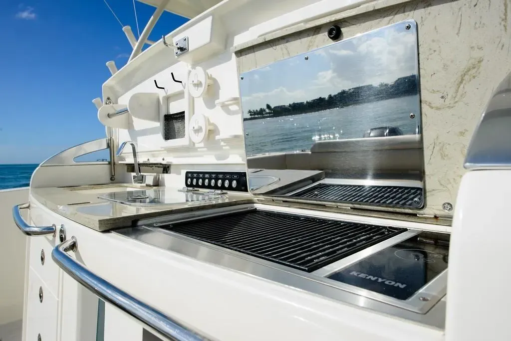 2025 Boston Whaler 420 Outrage Image Thumbnail #13