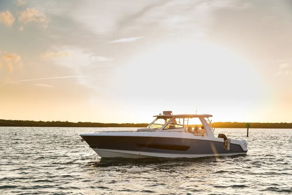 2025 Boston Whaler 420 Outrage Image Thumbnail #1