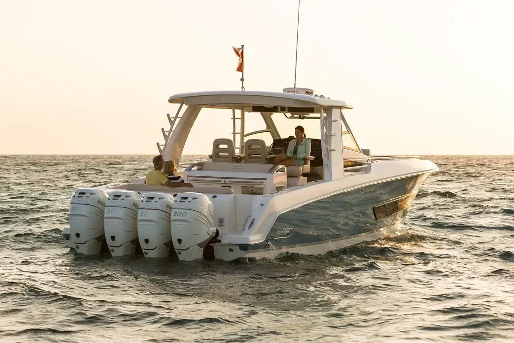2025 Boston Whaler 420 Outrage Image Thumbnail #15