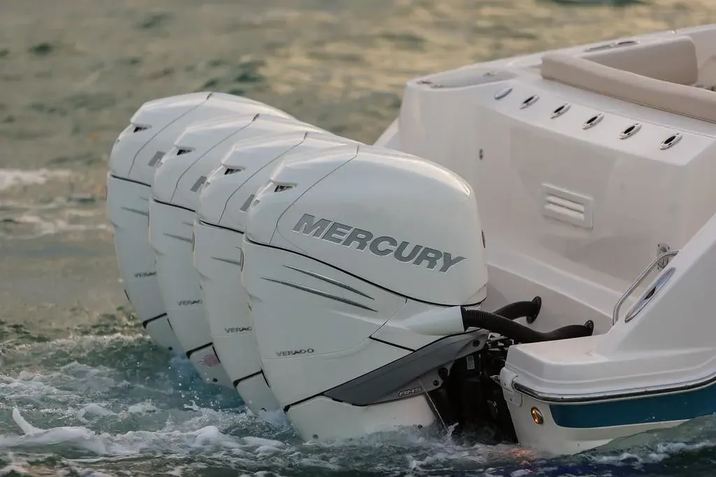 2025 Boston Whaler 420 Outrage Image Thumbnail #18