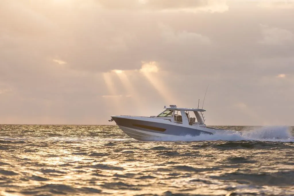 2025 Boston Whaler 420 Outrage Image Thumbnail #21