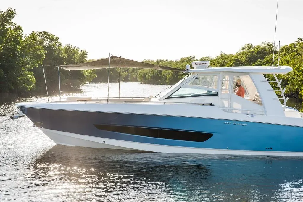 2025 Boston Whaler 420 Outrage Image Thumbnail #23