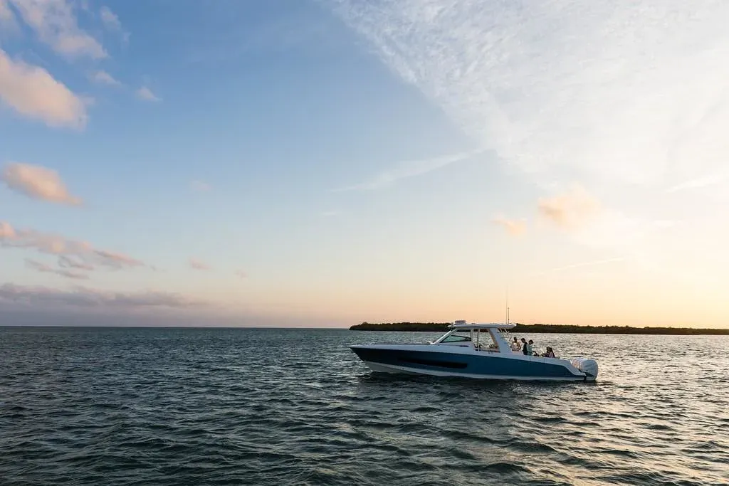 2025 Boston Whaler 420 Outrage Image Thumbnail #26