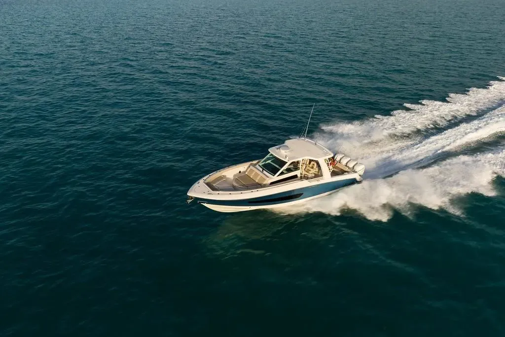 2025 Boston Whaler 420 Outrage Image Thumbnail #34