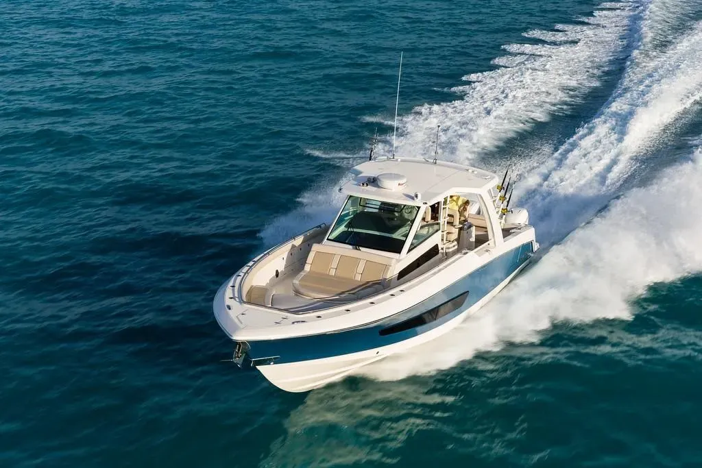 2025 Boston Whaler 420 Outrage Image Thumbnail #35