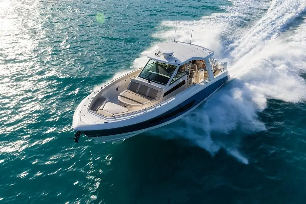 2025 Boston Whaler 420 Outrage Image Thumbnail #41