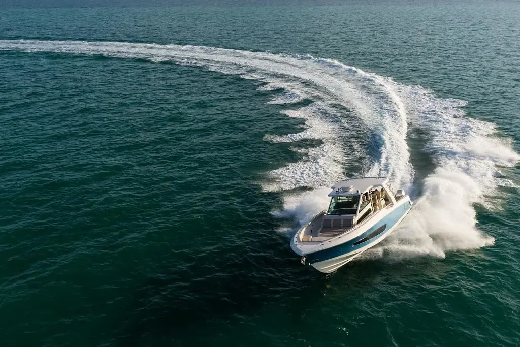 2025 Boston Whaler 420 Outrage Image Thumbnail #45