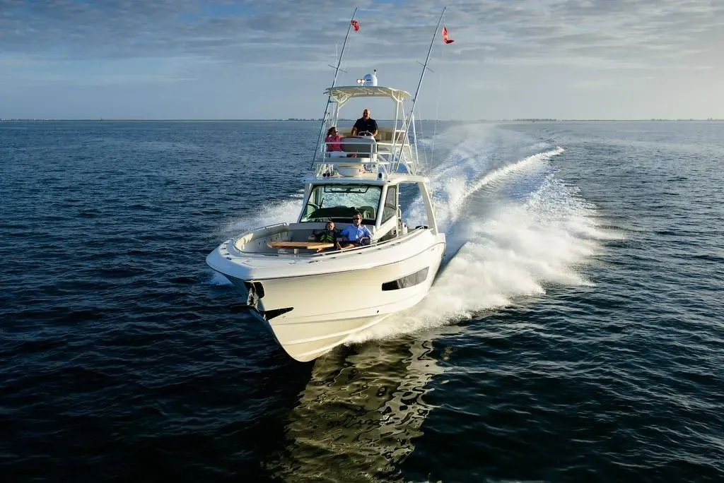 2026 Boston Whaler 420 Outrage Image Thumbnail #6