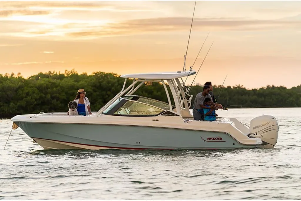 2026 Boston Whaler 240 Vantage Image Thumbnail #3